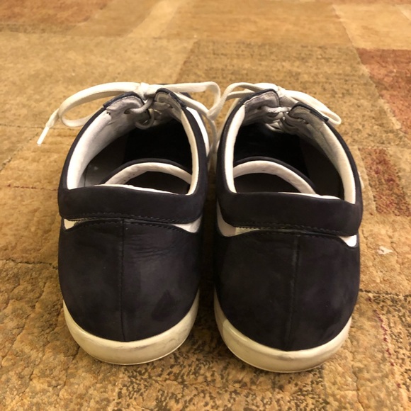 Sneakers - Picture 3 of 5